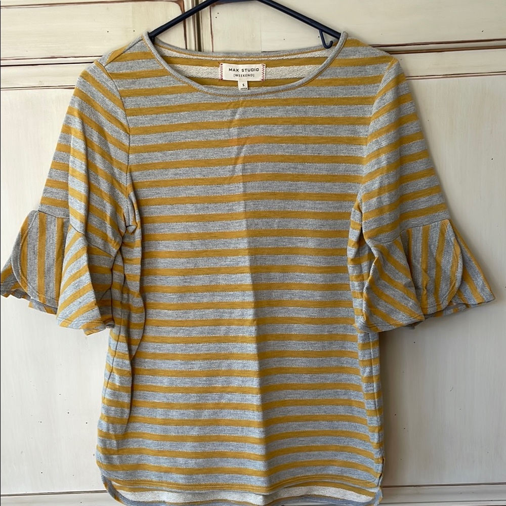 Max Studio Gray and Yellow Ruffled Bell Sleeve Tee